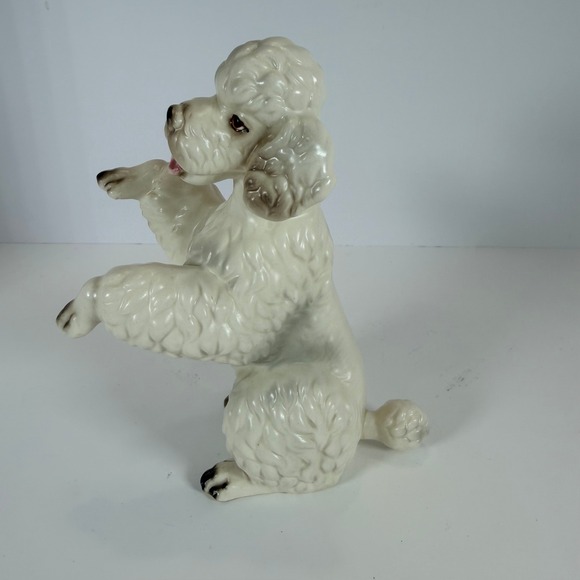 Vintage Ceramic Poodle Figurine White Sitting Paws Up Regale Decor Accent - Picture 3 of 12